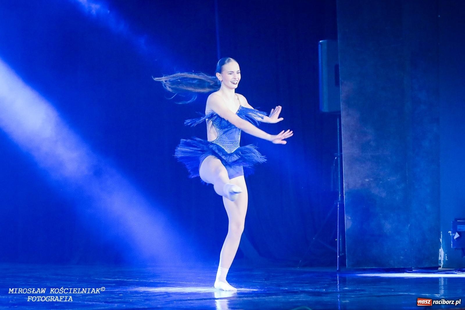 Zdjęcie w galerii na portalu naszraciborz.pl: Oscarowy blask na scenie RCK. Gala SKAZY oczarowała publiczność wiadomości z regionu