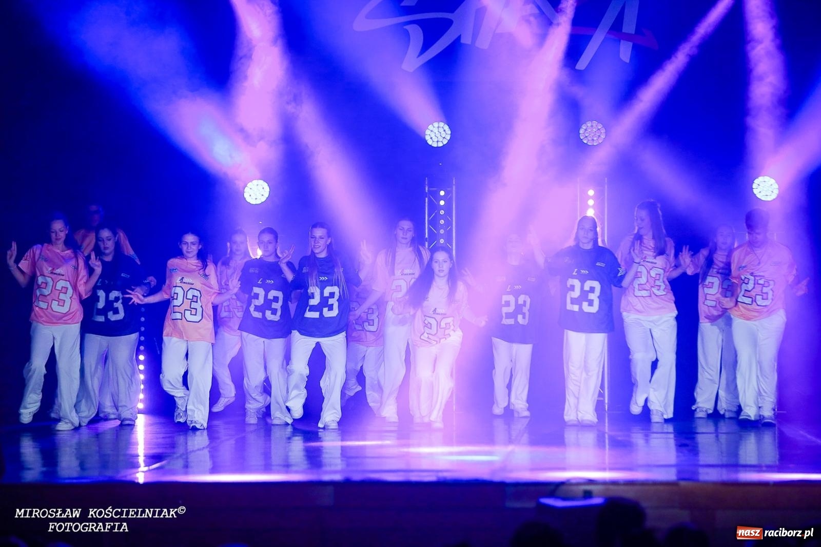 Zdjęcie w galerii na portalu naszraciborz.pl: Oscarowy blask na scenie RCK. Gala SKAZY oczarowała publiczność wiadomości z regionu