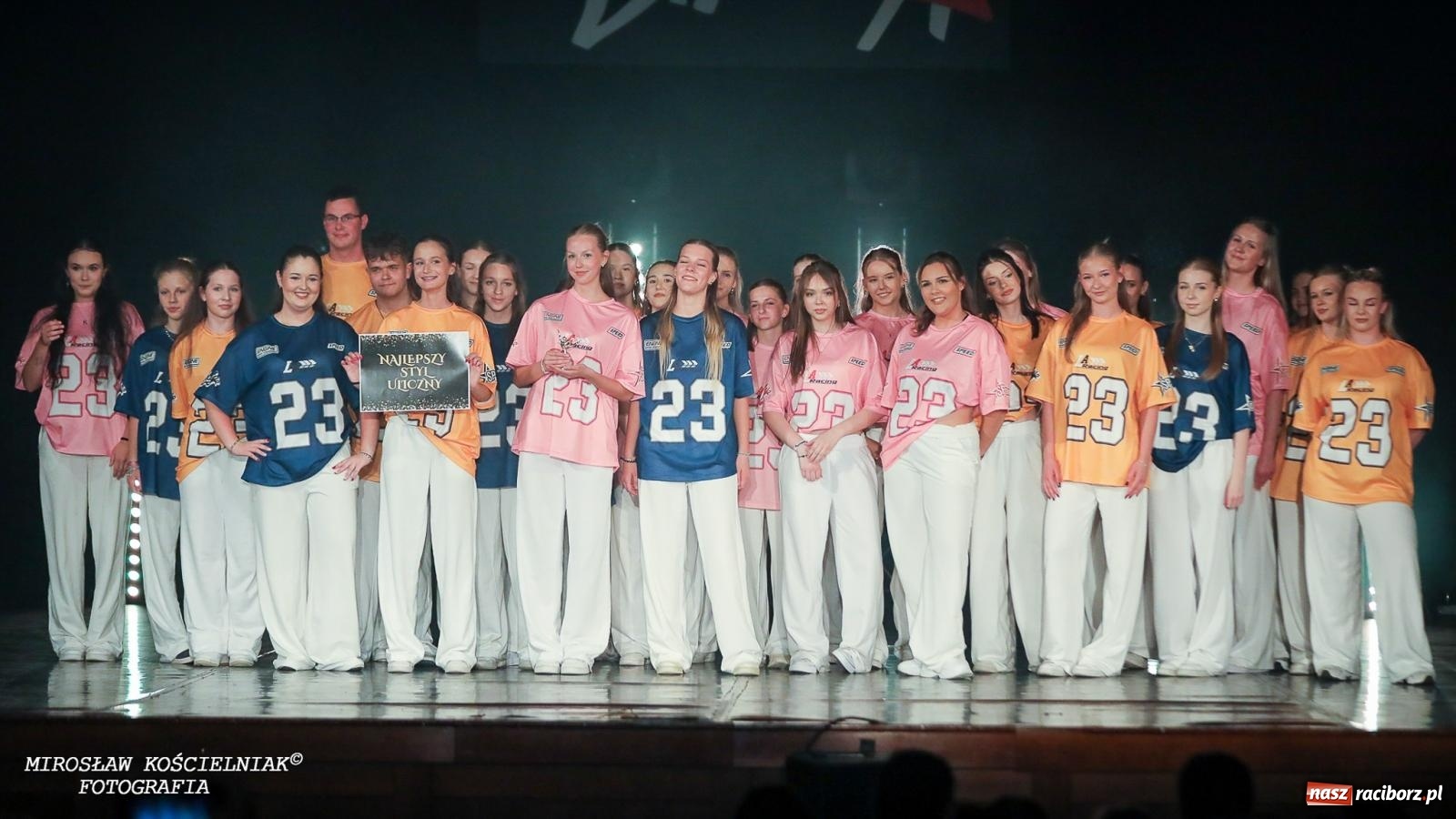 Zdjęcie w galerii na portalu naszraciborz.pl: Oscarowy blask na scenie RCK. Gala SKAZY oczarowała publiczność wiadomości z regionu