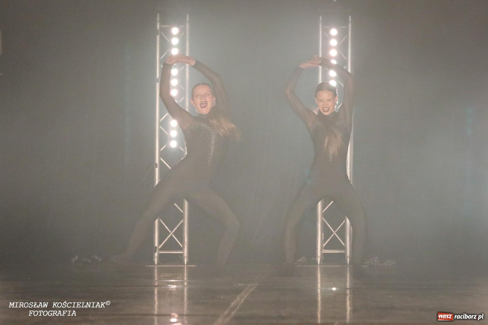 Zdjęcie w galerii na portalu naszraciborz.pl: Oscarowy blask na scenie RCK. Gala SKAZY oczarowała publiczność wiadomości z regionu