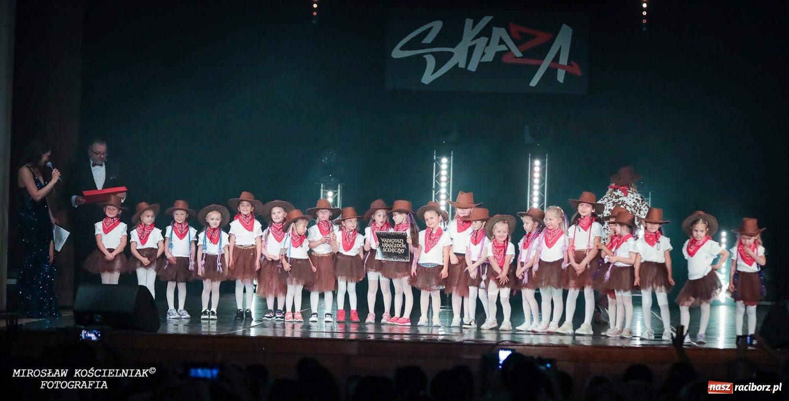 Zdjęcie w galerii na portalu naszraciborz.pl: Oscarowy blask na scenie RCK. Gala SKAZY oczarowała publiczność wiadomości z regionu