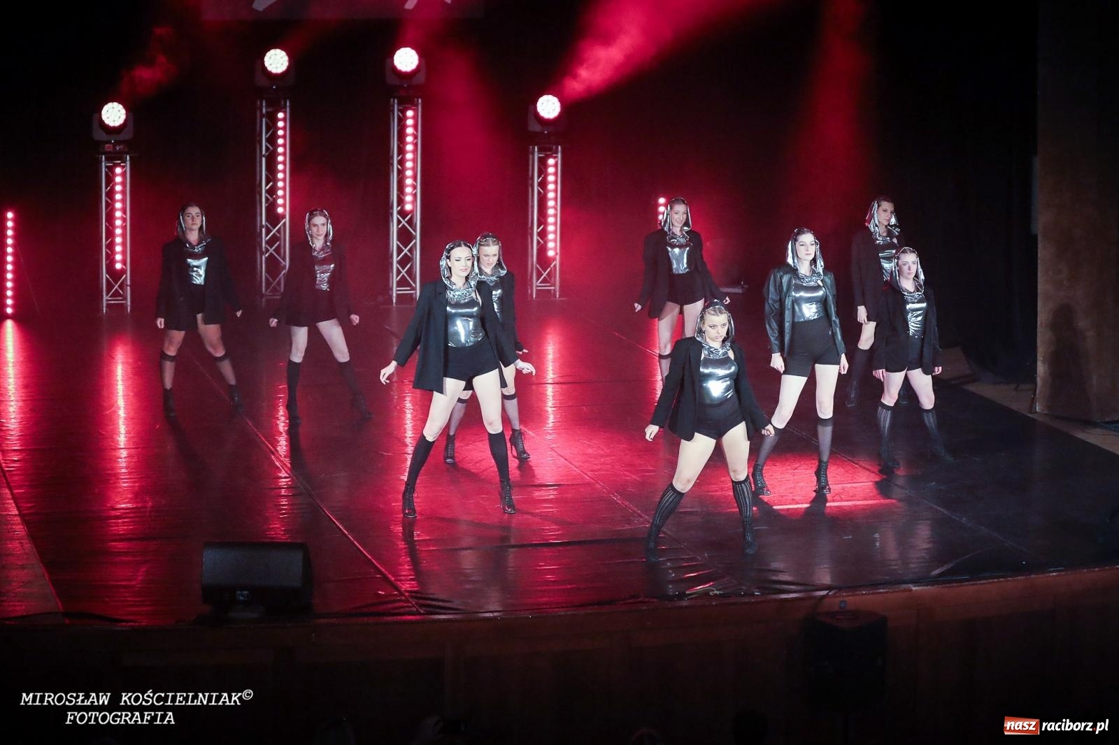 Zdjęcie w galerii na portalu naszraciborz.pl: Oscarowy blask na scenie RCK. Gala SKAZY oczarowała publiczność wiadomości z regionu