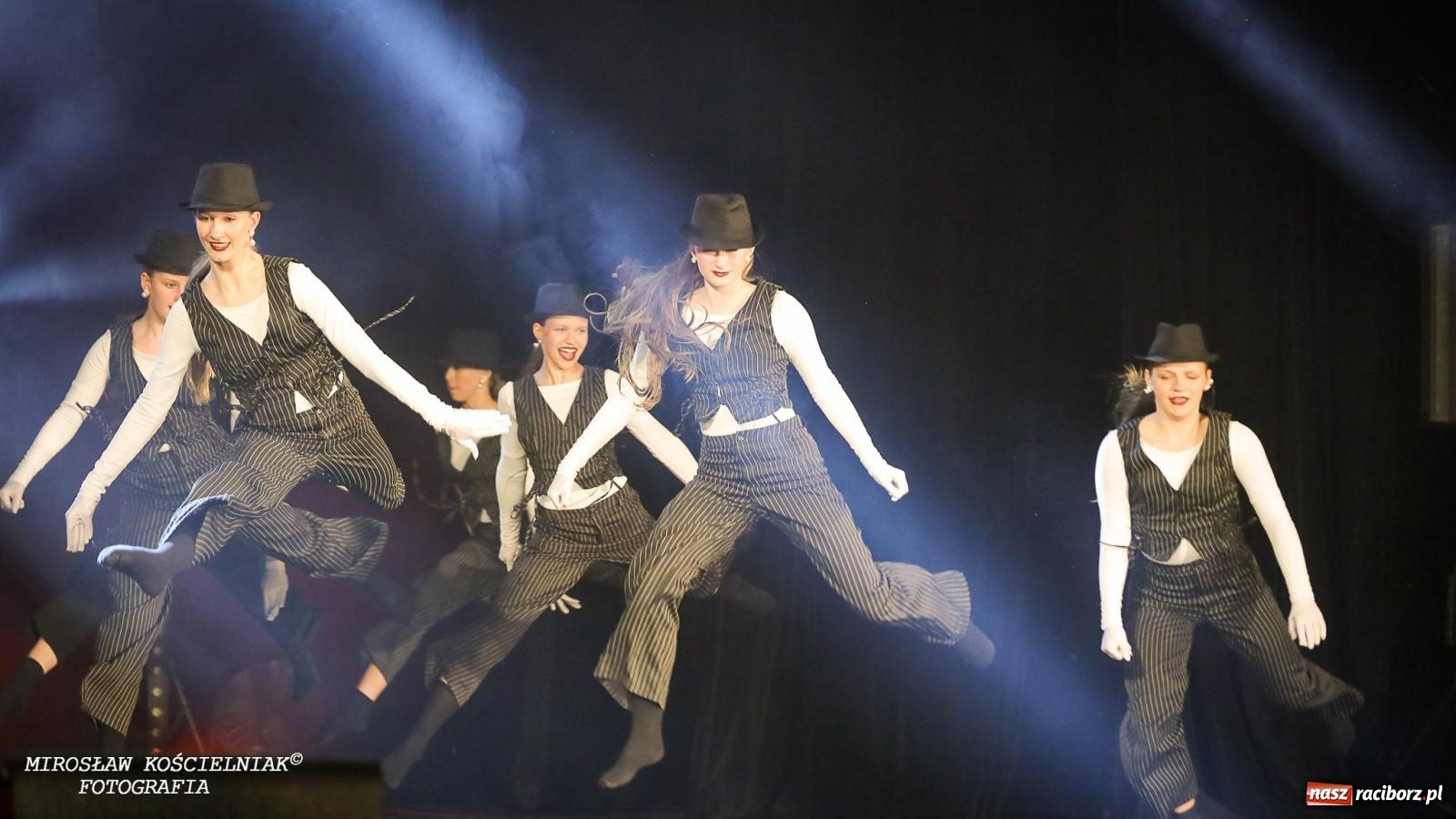 Zdjęcie w galerii na portalu naszraciborz.pl: Oscarowy blask na scenie RCK. Gala SKAZY oczarowała publiczność wiadomości z regionu