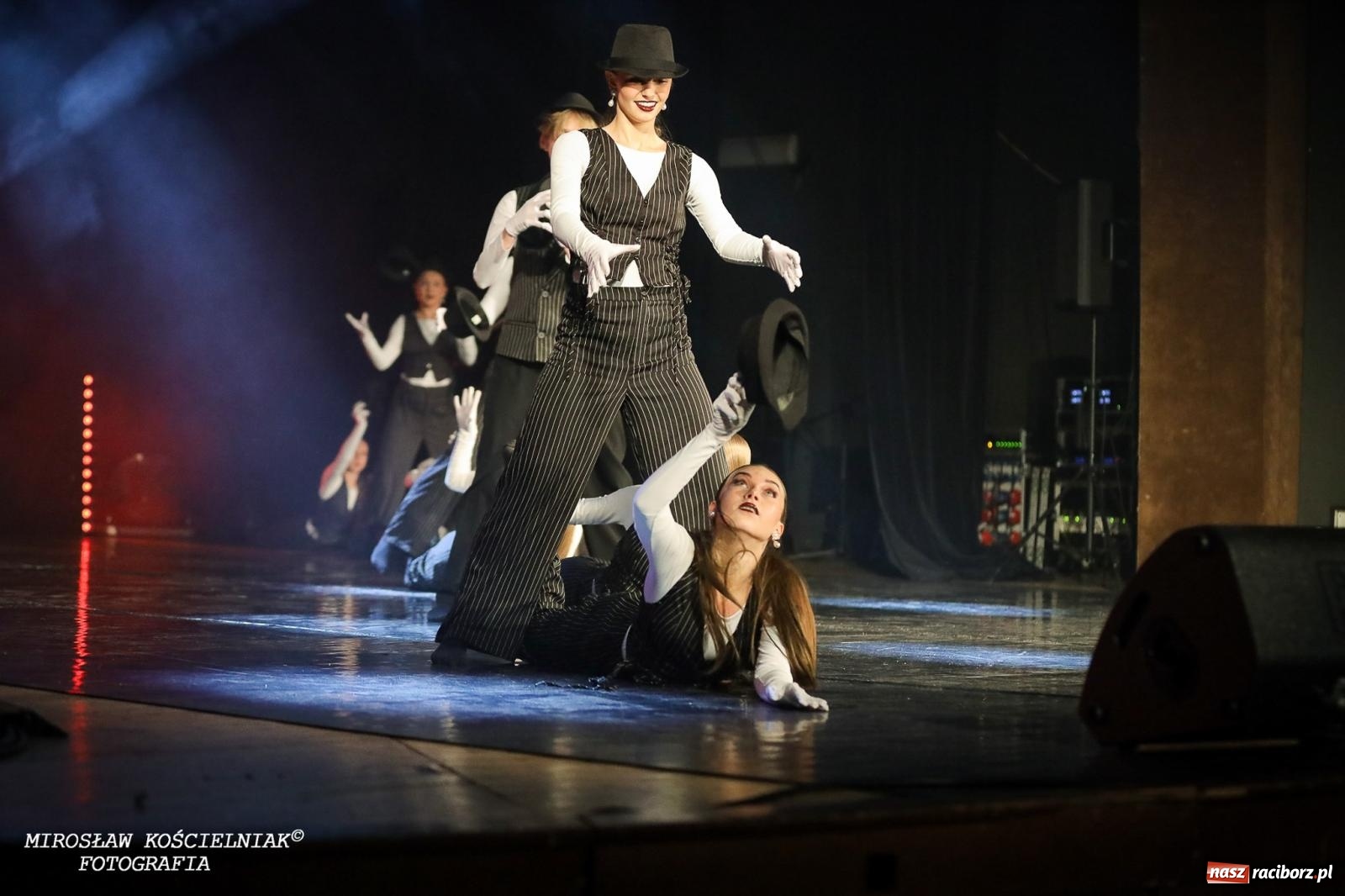 Zdjęcie w galerii na portalu naszraciborz.pl: Oscarowy blask na scenie RCK. Gala SKAZY oczarowała publiczność wiadomości z regionu