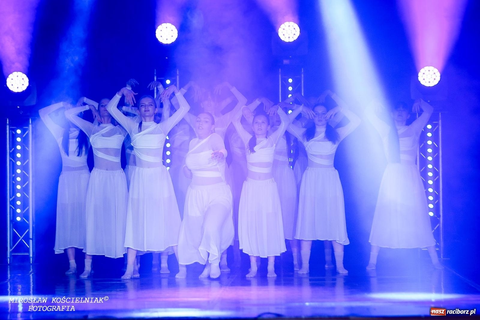 Zdjęcie w galerii na portalu naszraciborz.pl: Oscarowy blask na scenie RCK. Gala SKAZY oczarowała publiczność wiadomości z regionu