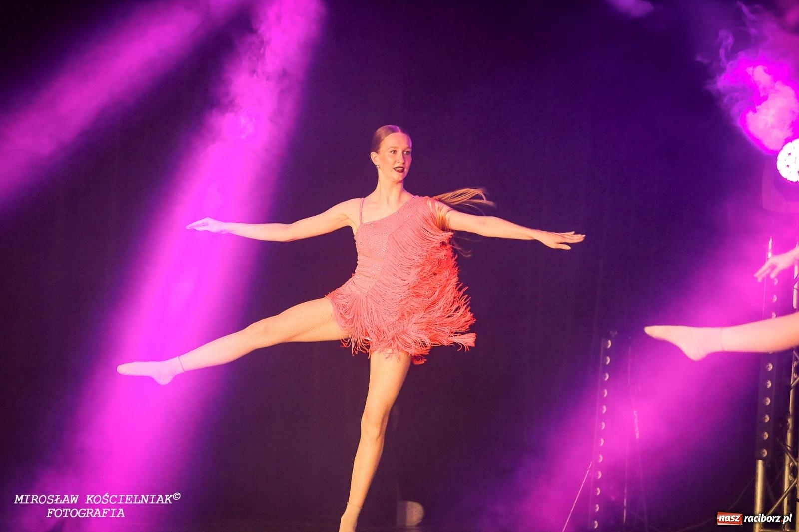 Zdjęcie w galerii na portalu naszraciborz.pl: Oscarowy blask na scenie RCK. Gala SKAZY oczarowała publiczność wiadomości z regionu