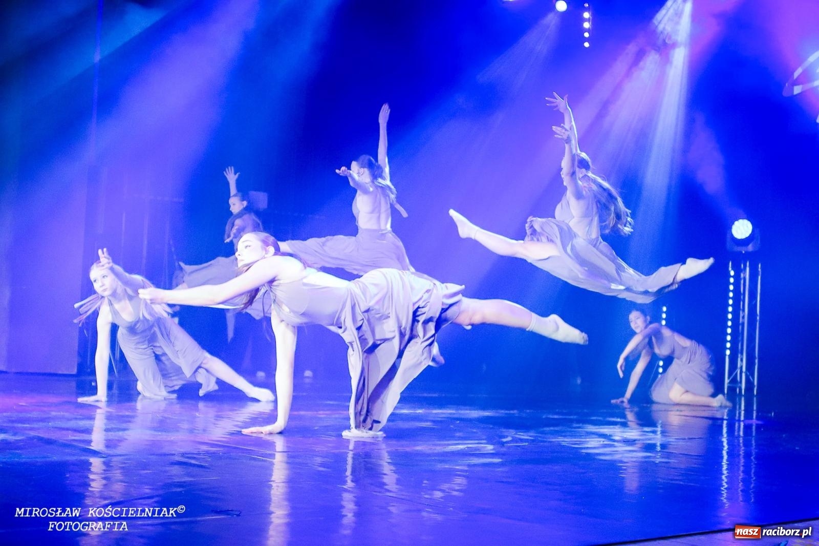 Zdjęcie w galerii na portalu naszraciborz.pl: Oscarowy blask na scenie RCK. Gala SKAZY oczarowała publiczność wiadomości z regionu
