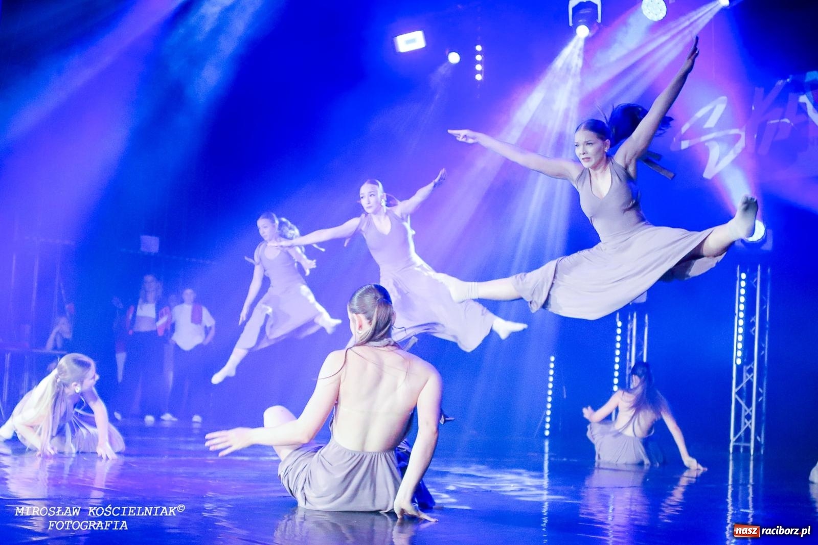 Zdjęcie w galerii na portalu naszraciborz.pl: Oscarowy blask na scenie RCK. Gala SKAZY oczarowała publiczność wiadomości z regionu