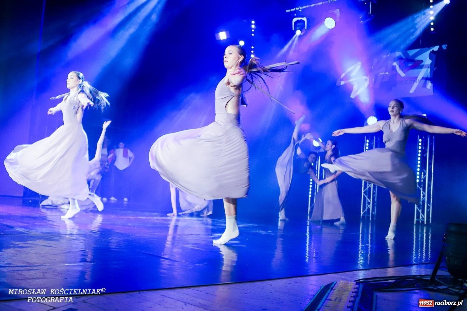 Zdjęcie w galerii na portalu naszraciborz.pl: Oscarowy blask na scenie RCK. Gala SKAZY oczarowała publiczność wiadomości z regionu
