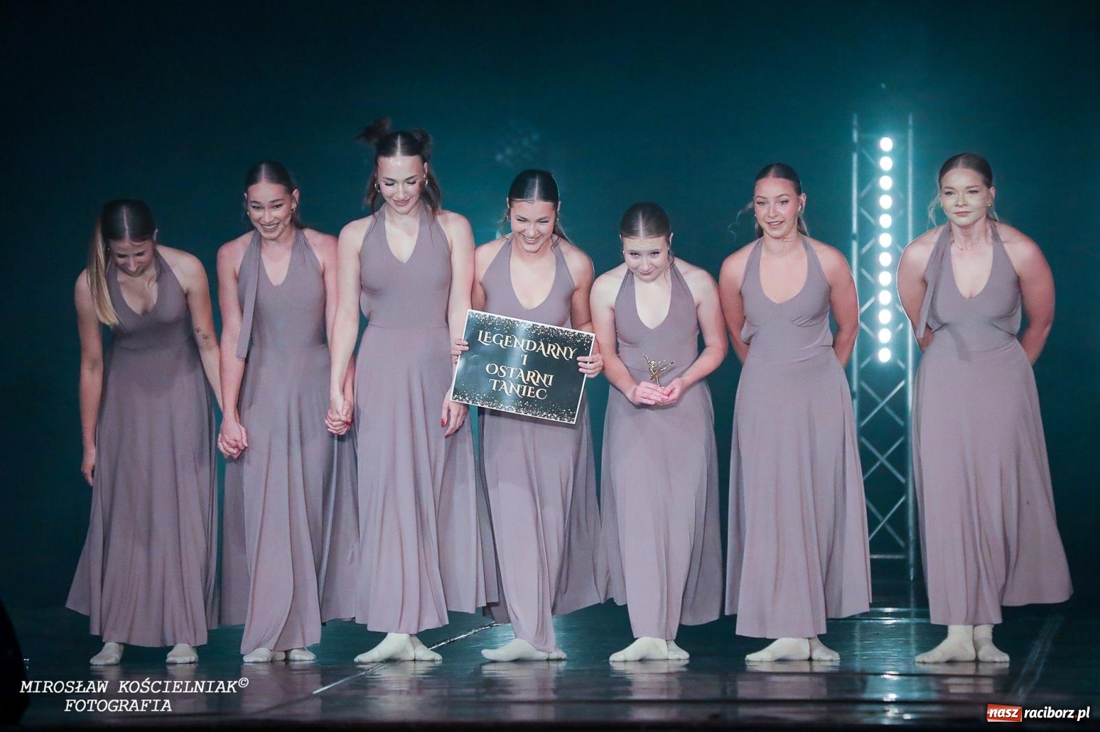 Zdjęcie w galerii na portalu naszraciborz.pl: Oscarowy blask na scenie RCK. Gala SKAZY oczarowała publiczność wiadomości z regionu