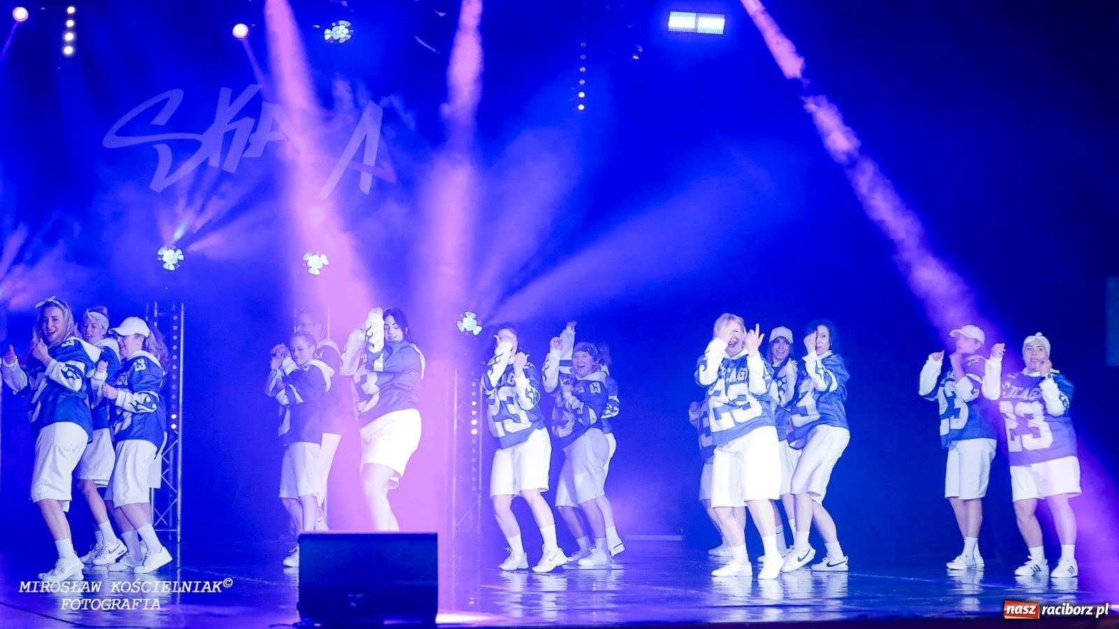 Zdjęcie w galerii na portalu naszraciborz.pl: Oscarowy blask na scenie RCK. Gala SKAZY oczarowała publiczność wiadomości z regionu