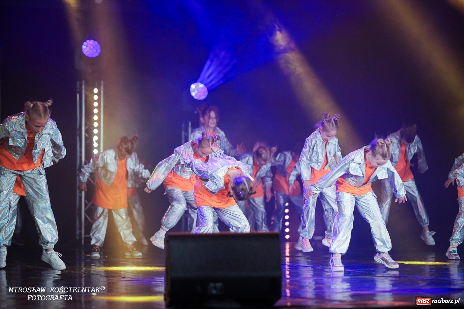 Zdjęcie w galerii na portalu naszraciborz.pl: Oscarowy blask na scenie RCK. Gala SKAZY oczarowała publiczność wiadomości z regionu