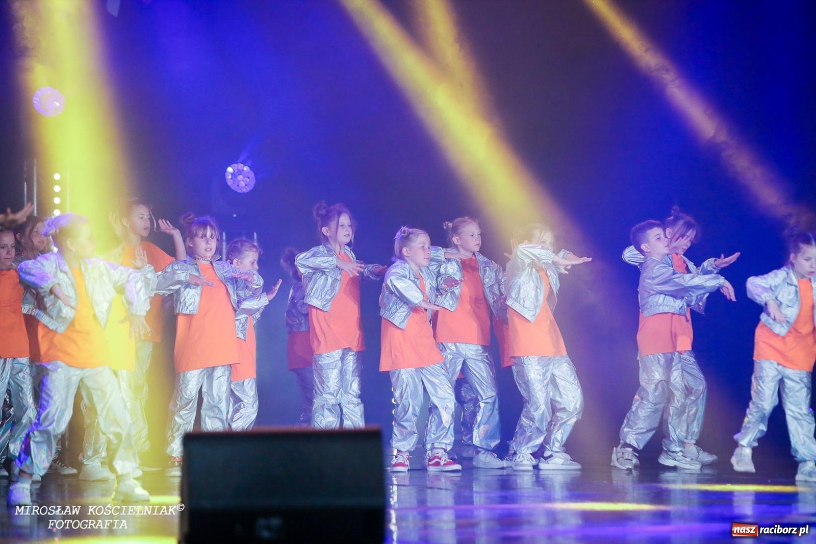 Zdjęcie w galerii na portalu naszraciborz.pl: Oscarowy blask na scenie RCK. Gala SKAZY oczarowała publiczność wiadomości z regionu