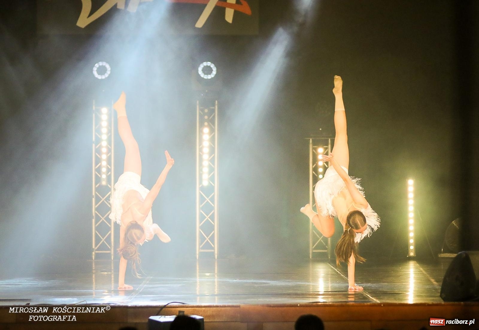 Zdjęcie w galerii na portalu naszraciborz.pl: Oscarowy blask na scenie RCK. Gala SKAZY oczarowała publiczność wiadomości z regionu