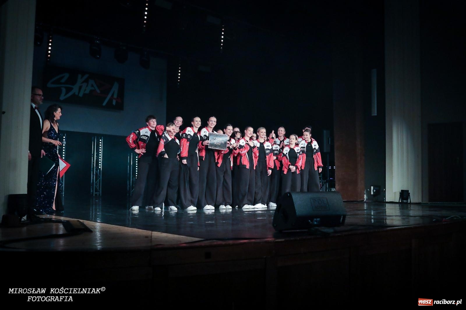 Zdjęcie w galerii na portalu naszraciborz.pl: Oscarowy blask na scenie RCK. Gala SKAZY oczarowała publiczność wiadomości z regionu