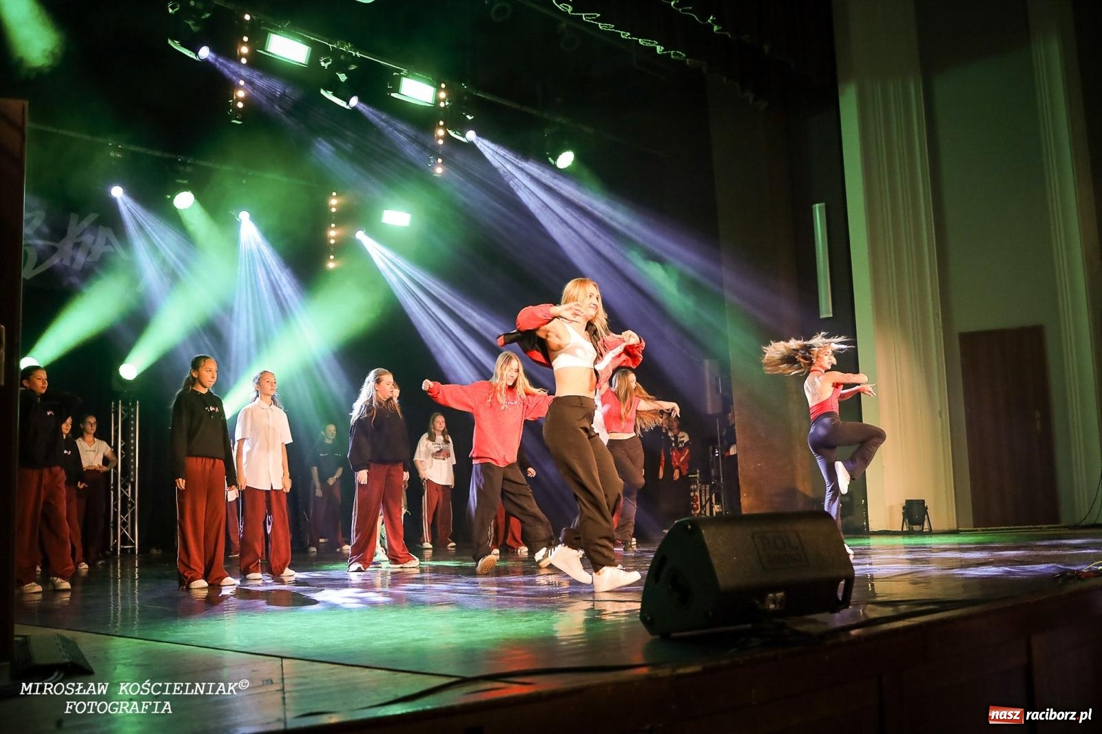 Zdjęcie w galerii na portalu naszraciborz.pl: Oscarowy blask na scenie RCK. Gala SKAZY oczarowała publiczność wiadomości z regionu