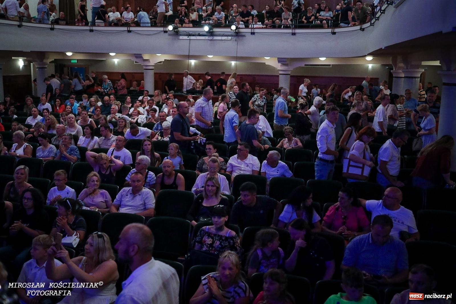 Zdjęcie w galerii na portalu naszraciborz.pl: Oscarowy blask na scenie RCK. Gala SKAZY oczarowała publiczność wiadomości z regionu