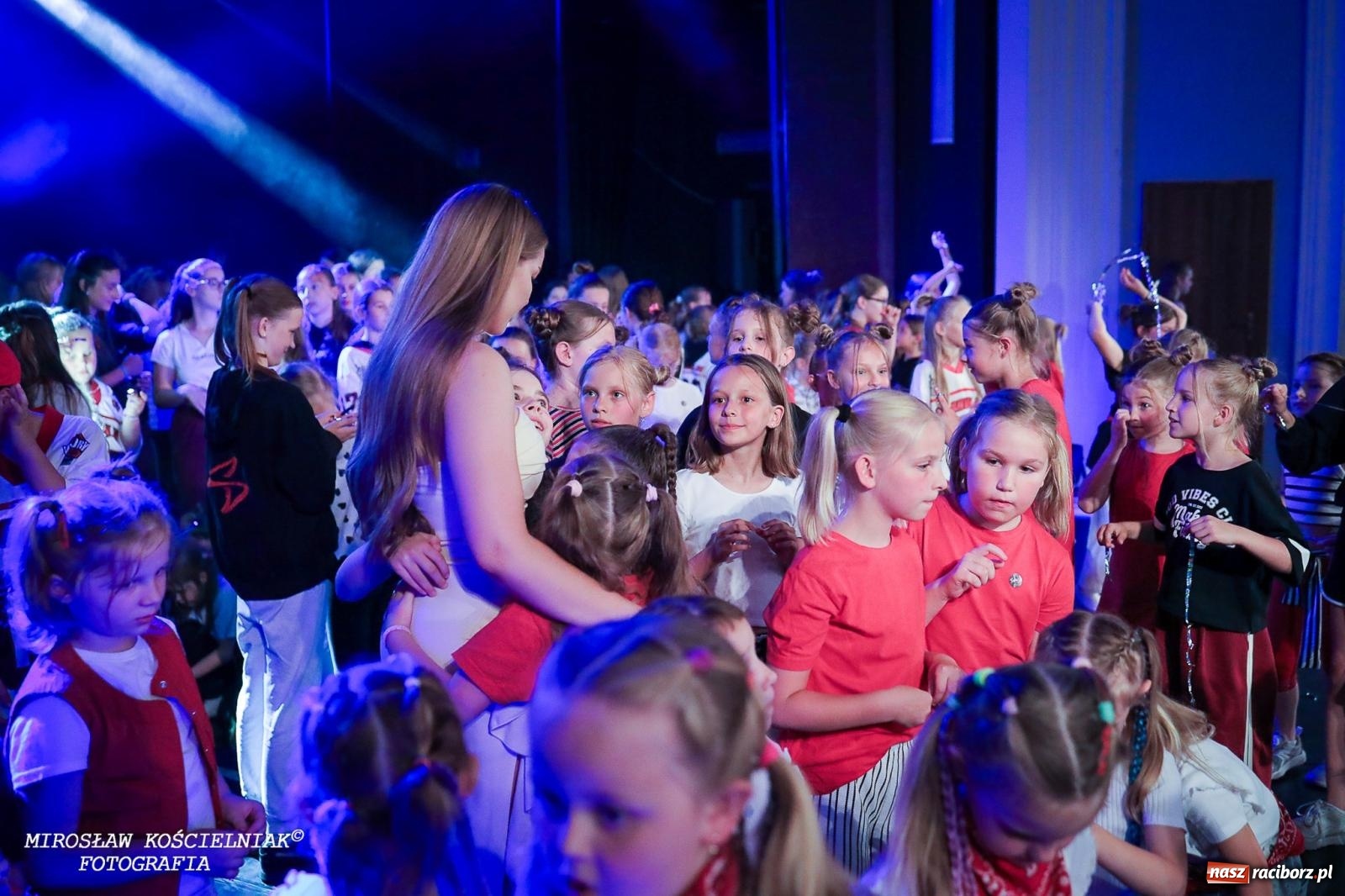 Zdjęcie w galerii na portalu naszraciborz.pl: Oscarowy blask na scenie RCK. Gala SKAZY oczarowała publiczność wiadomości z regionu