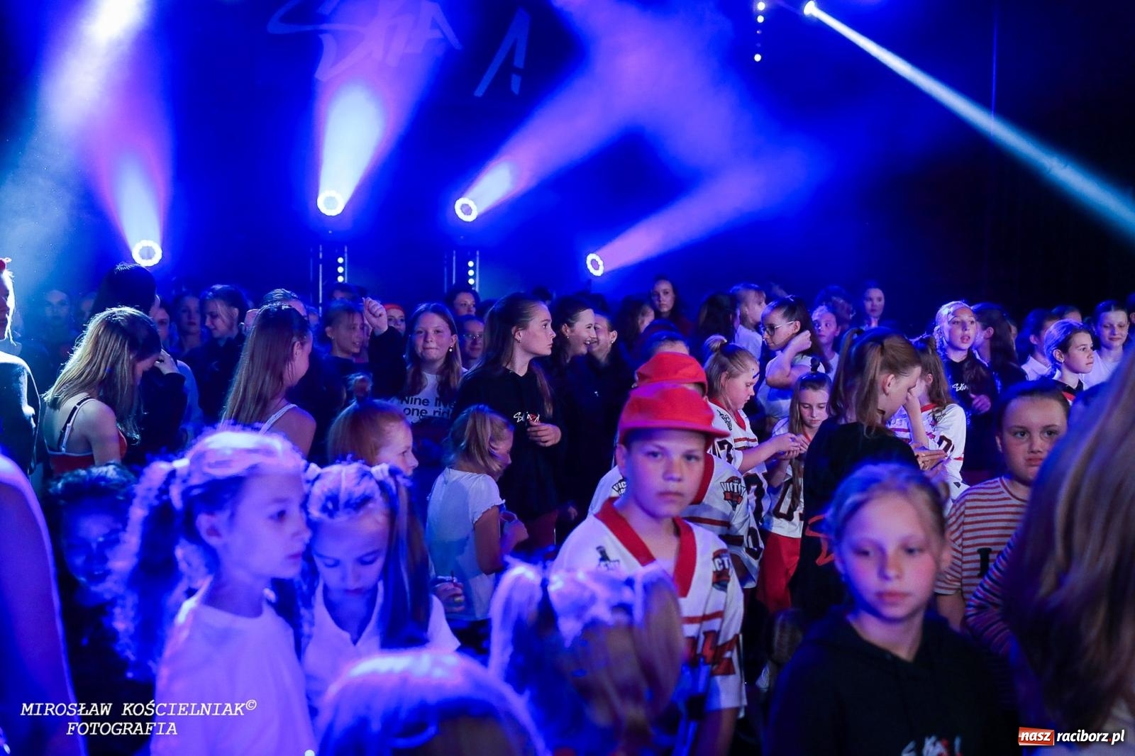 Zdjęcie w galerii na portalu naszraciborz.pl: Oscarowy blask na scenie RCK. Gala SKAZY oczarowała publiczność wiadomości z regionu