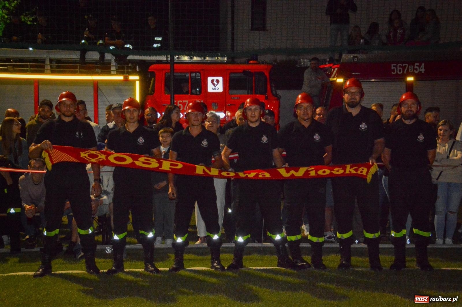 Zdjęcie w galerii na portalu naszraciborz.pl: Noc pełna rywalizacji. Rekord toru i wielkie emocje w Bolesławiu! [FOTO i WIDEO] wiadomości z regionu