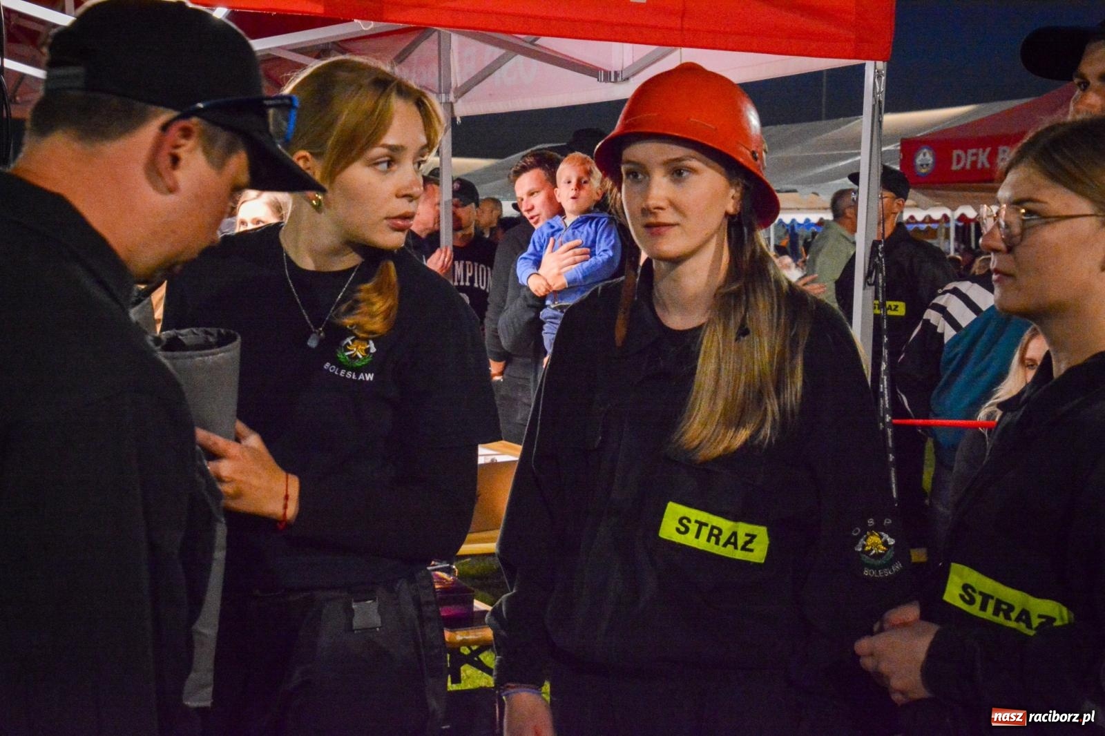 Zdjęcie w galerii na portalu naszraciborz.pl: Noc pełna rywalizacji. Rekord toru i wielkie emocje w Bolesławiu! [FOTO i WIDEO] wiadomości z regionu