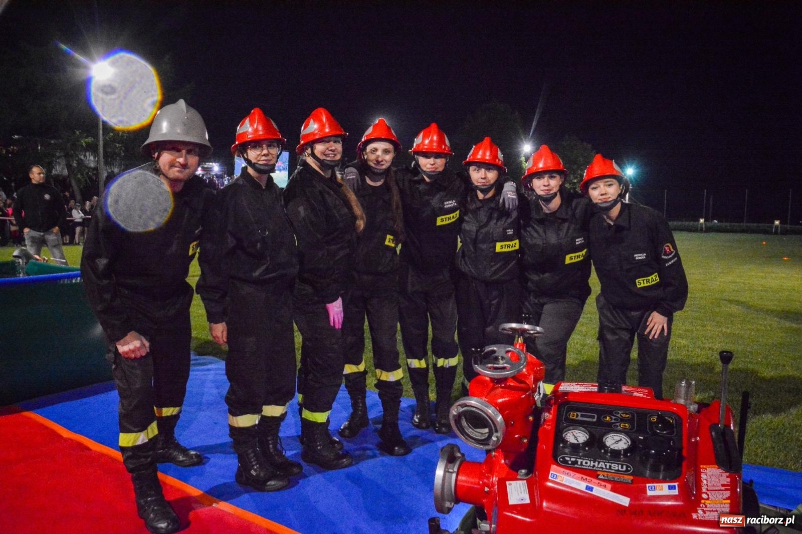 Zdjęcie w galerii na portalu naszraciborz.pl: Noc pełna rywalizacji. Rekord toru i wielkie emocje w Bolesławiu! [FOTO i WIDEO] wiadomości z regionu