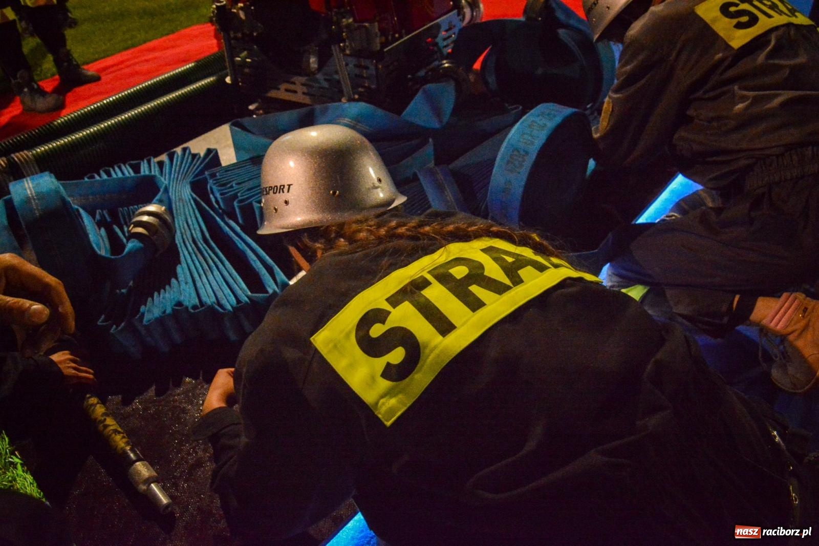 Zdjęcie w galerii na portalu naszraciborz.pl: Noc pełna rywalizacji. Rekord toru i wielkie emocje w Bolesławiu! [FOTO i WIDEO] wiadomości z regionu