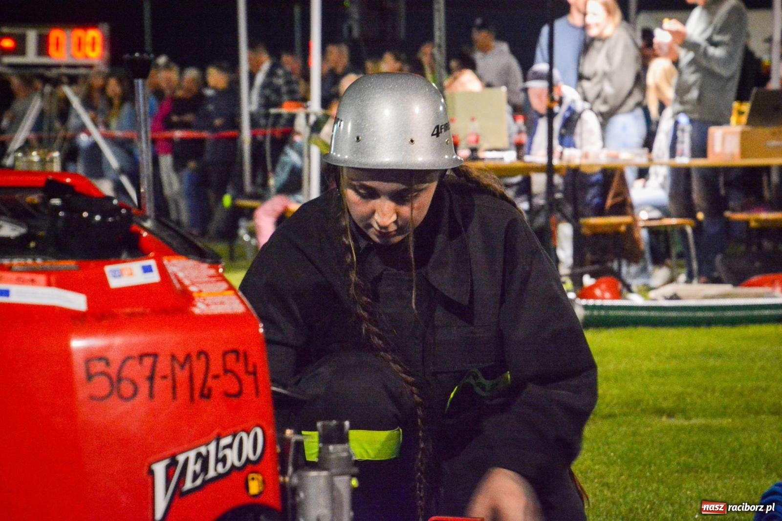 Zdjęcie w galerii na portalu naszraciborz.pl: Noc pełna rywalizacji. Rekord toru i wielkie emocje w Bolesławiu! [FOTO i WIDEO] wiadomości z regionu
