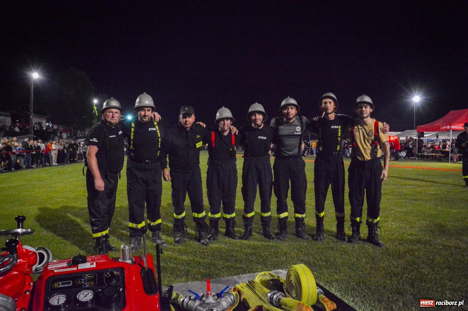 Zdjęcie w galerii na portalu naszraciborz.pl: Noc pełna rywalizacji. Rekord toru i wielkie emocje w Bolesławiu! [FOTO i WIDEO] wiadomości z regionu