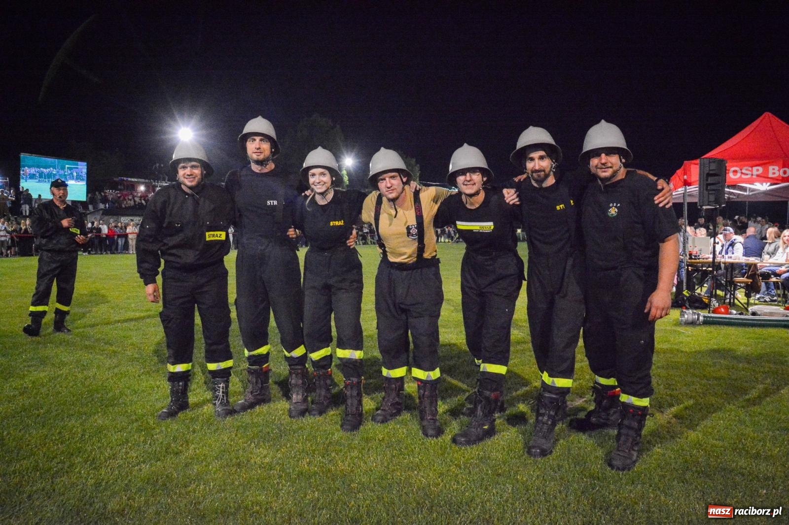 Zdjęcie w galerii na portalu naszraciborz.pl: Noc pełna rywalizacji. Rekord toru i wielkie emocje w Bolesławiu! [FOTO i WIDEO] wiadomości z regionu