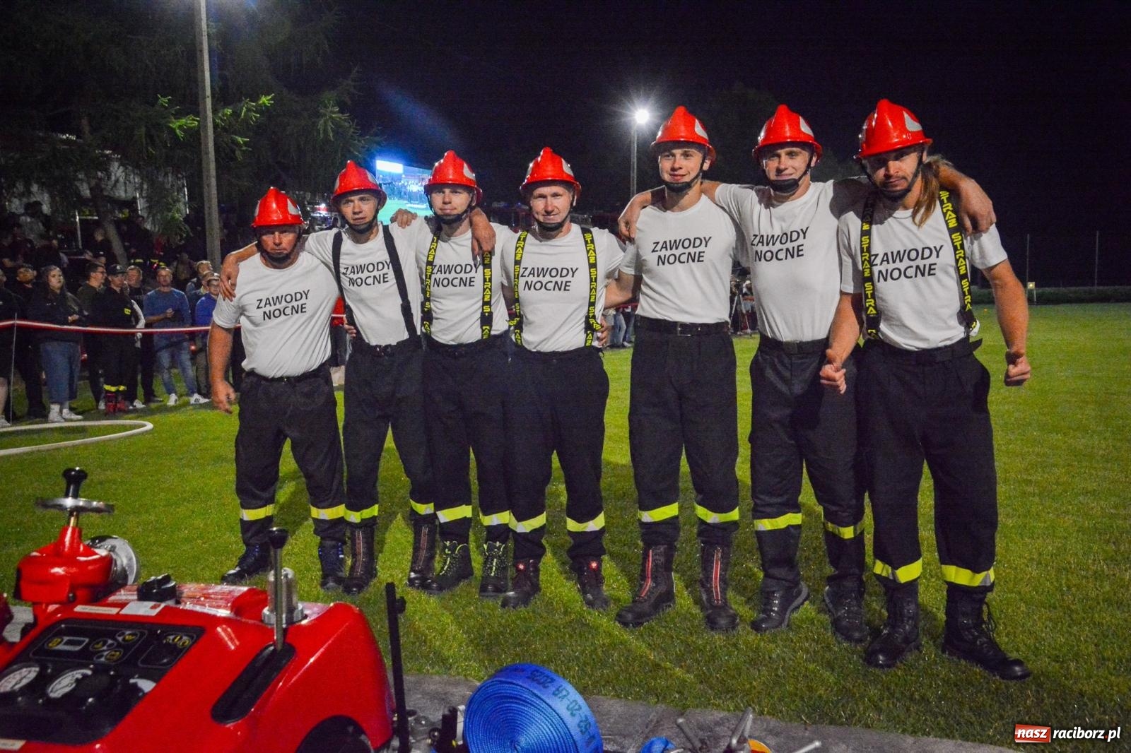 Zdjęcie w galerii na portalu naszraciborz.pl: Noc pełna rywalizacji. Rekord toru i wielkie emocje w Bolesławiu! [FOTO i WIDEO] wiadomości z regionu
