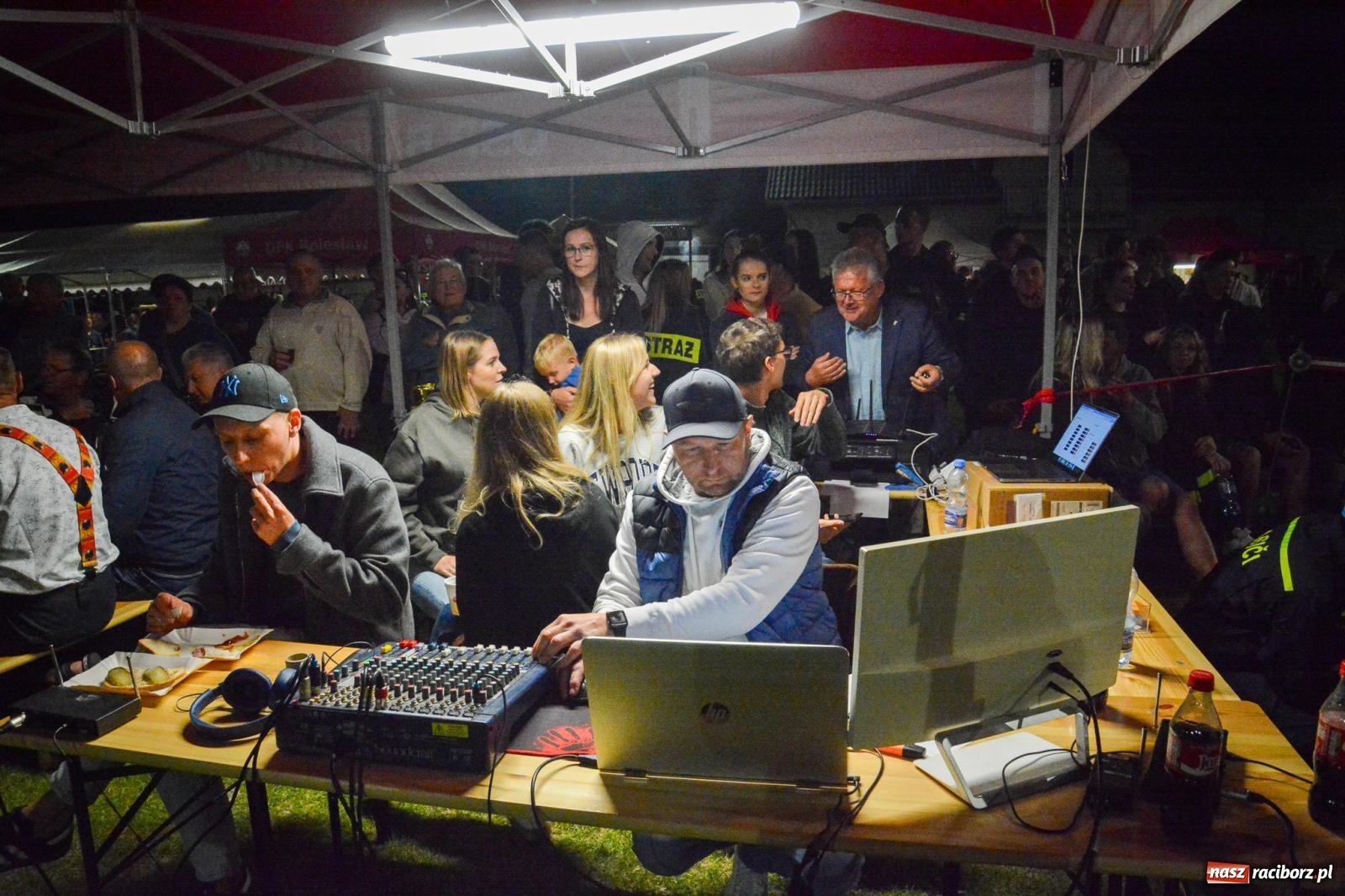 Zdjęcie w galerii na portalu naszraciborz.pl: Noc pełna rywalizacji. Rekord toru i wielkie emocje w Bolesławiu! [FOTO i WIDEO] wiadomości z regionu