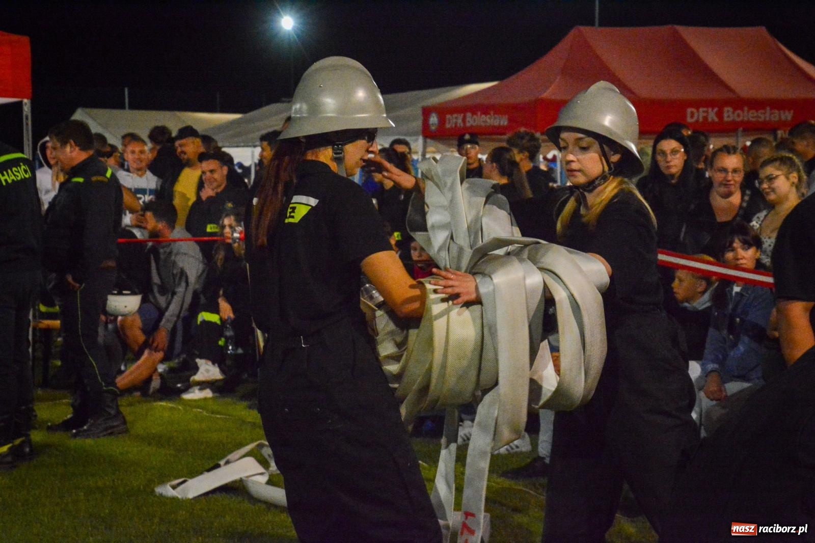Zdjęcie w galerii na portalu naszraciborz.pl: Noc pełna rywalizacji. Rekord toru i wielkie emocje w Bolesławiu! [FOTO i WIDEO] wiadomości z regionu