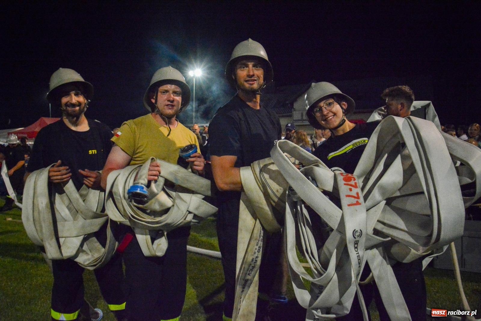 Zdjęcie w galerii na portalu naszraciborz.pl: Noc pełna rywalizacji. Rekord toru i wielkie emocje w Bolesławiu! [FOTO i WIDEO] wiadomości z regionu