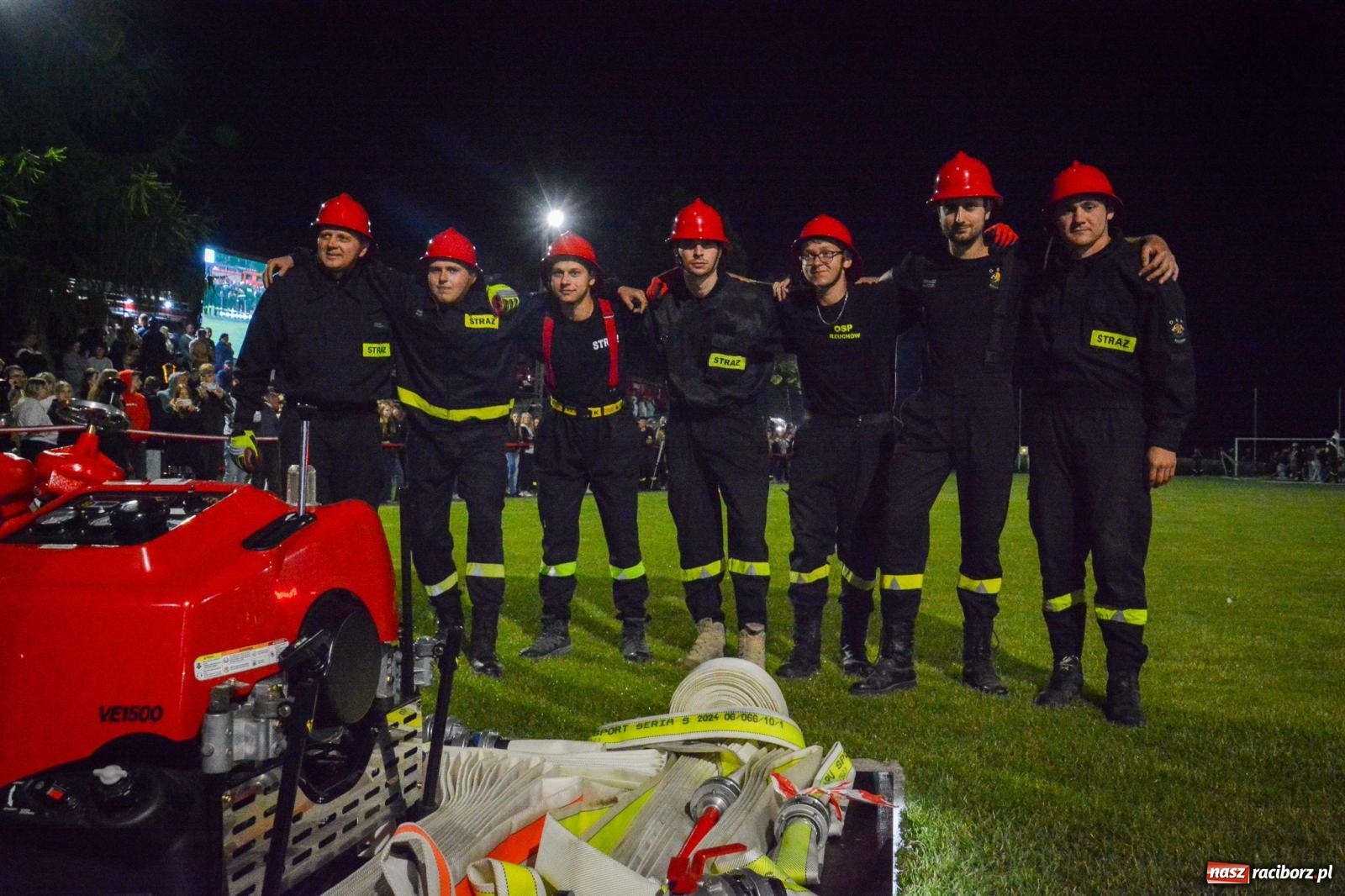 Zdjęcie w galerii na portalu naszraciborz.pl: Noc pełna rywalizacji. Rekord toru i wielkie emocje w Bolesławiu! [FOTO i WIDEO] wiadomości z regionu