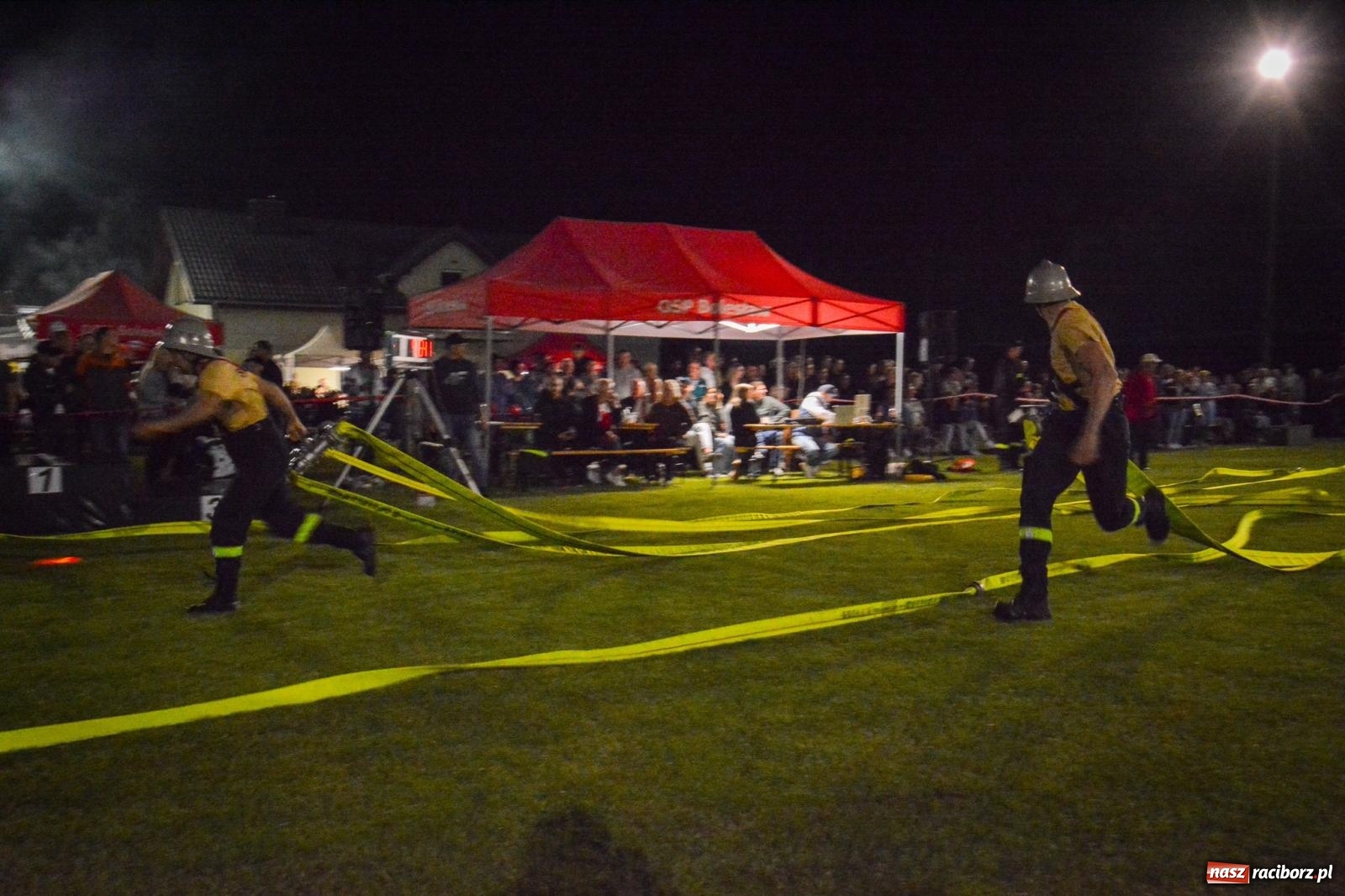 Zdjęcie w galerii na portalu naszraciborz.pl: Noc pełna rywalizacji. Rekord toru i wielkie emocje w Bolesławiu! [FOTO i WIDEO] wiadomości z regionu