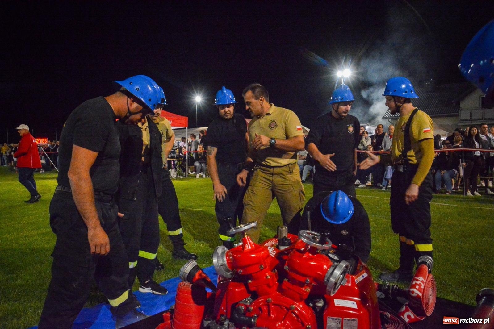 Zdjęcie w galerii na portalu naszraciborz.pl: Noc pełna rywalizacji. Rekord toru i wielkie emocje w Bolesławiu! [FOTO i WIDEO] wiadomości z regionu