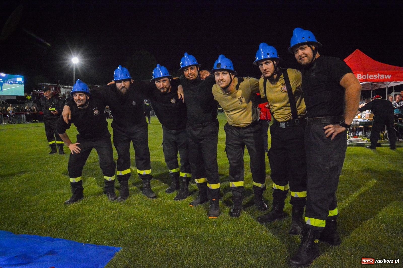 Zdjęcie w galerii na portalu naszraciborz.pl: Noc pełna rywalizacji. Rekord toru i wielkie emocje w Bolesławiu! [FOTO i WIDEO] wiadomości z regionu
