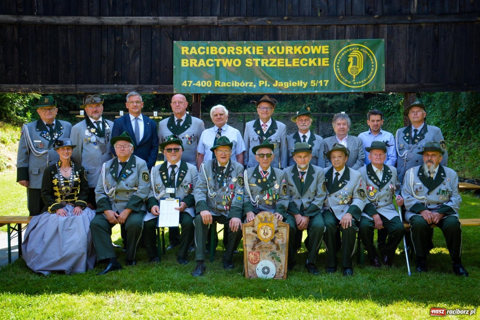 Zdjęcie w galerii na portalu naszraciborz.pl: Racibórz ma nowego króla kurkowego. Strzelanie na 20-lecie bractwa  wiadomości z regionu