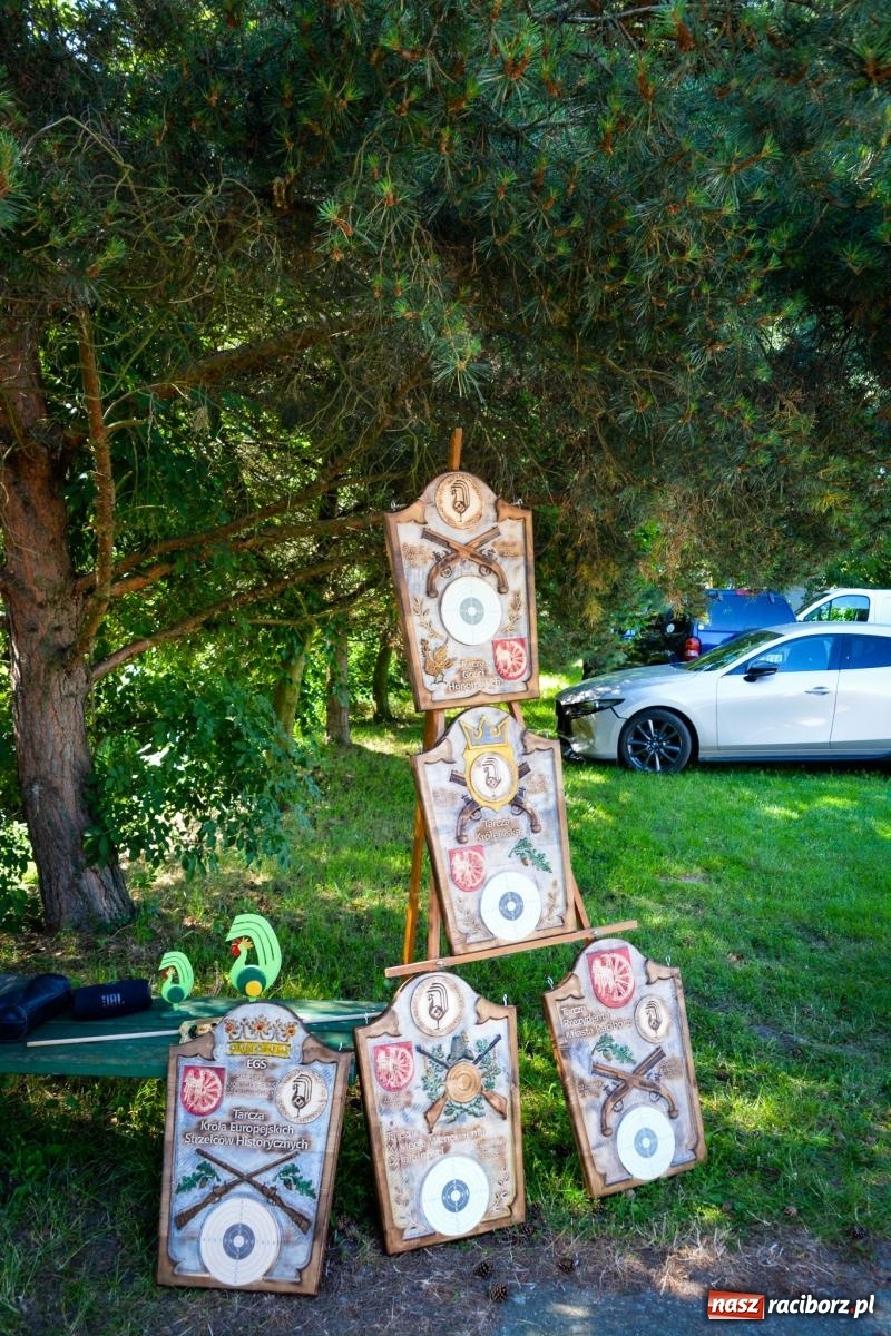 Zdjęcie w galerii na portalu naszraciborz.pl: Racibórz ma nowego króla kurkowego. Strzelanie na 20-lecie bractwa  wiadomości z regionu