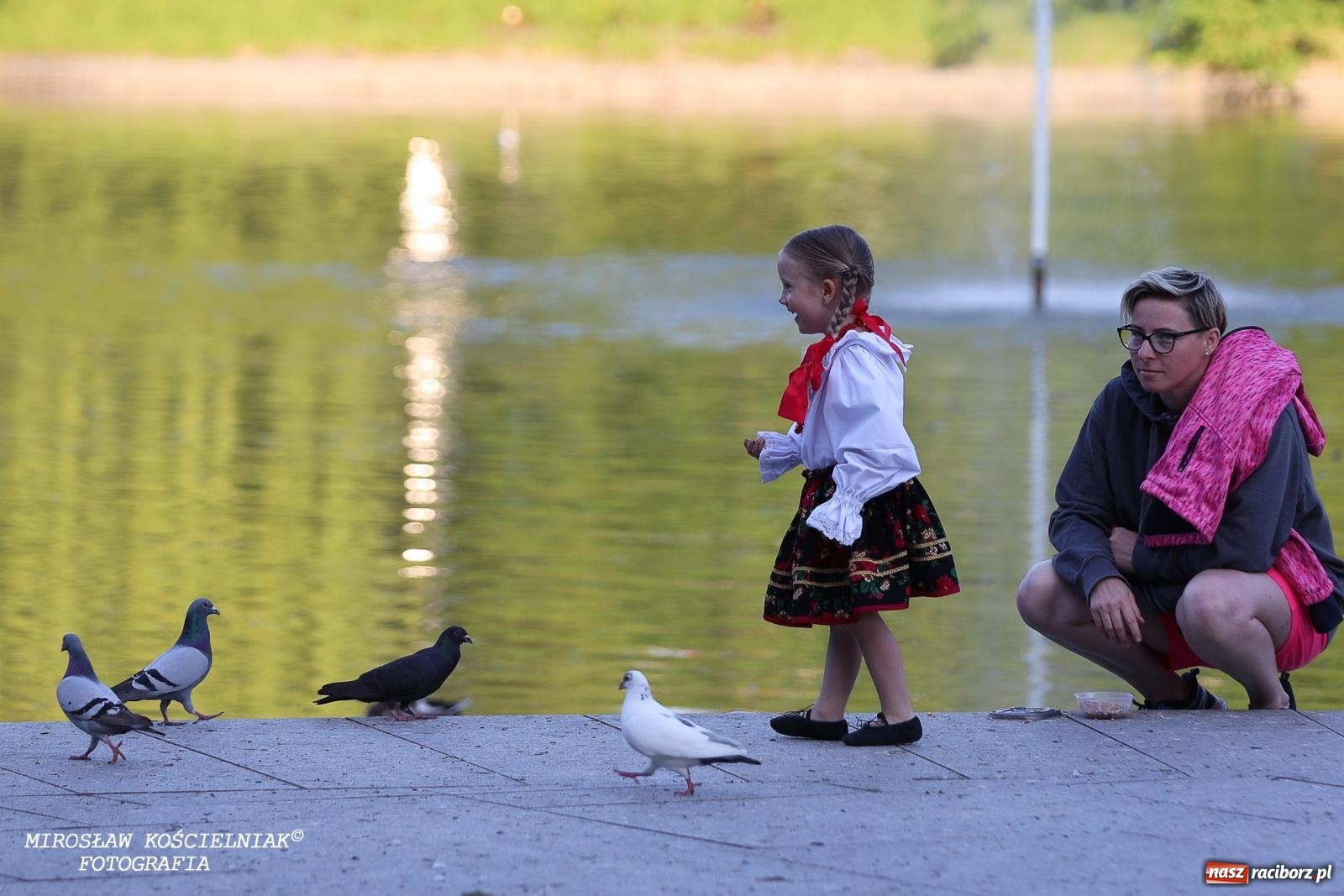 Zdjęcie w galerii na portalu naszraciborz.pl: Noc Świętojańska znów rozświetliła Park Roth - foto na bis! wiadomości z regionu