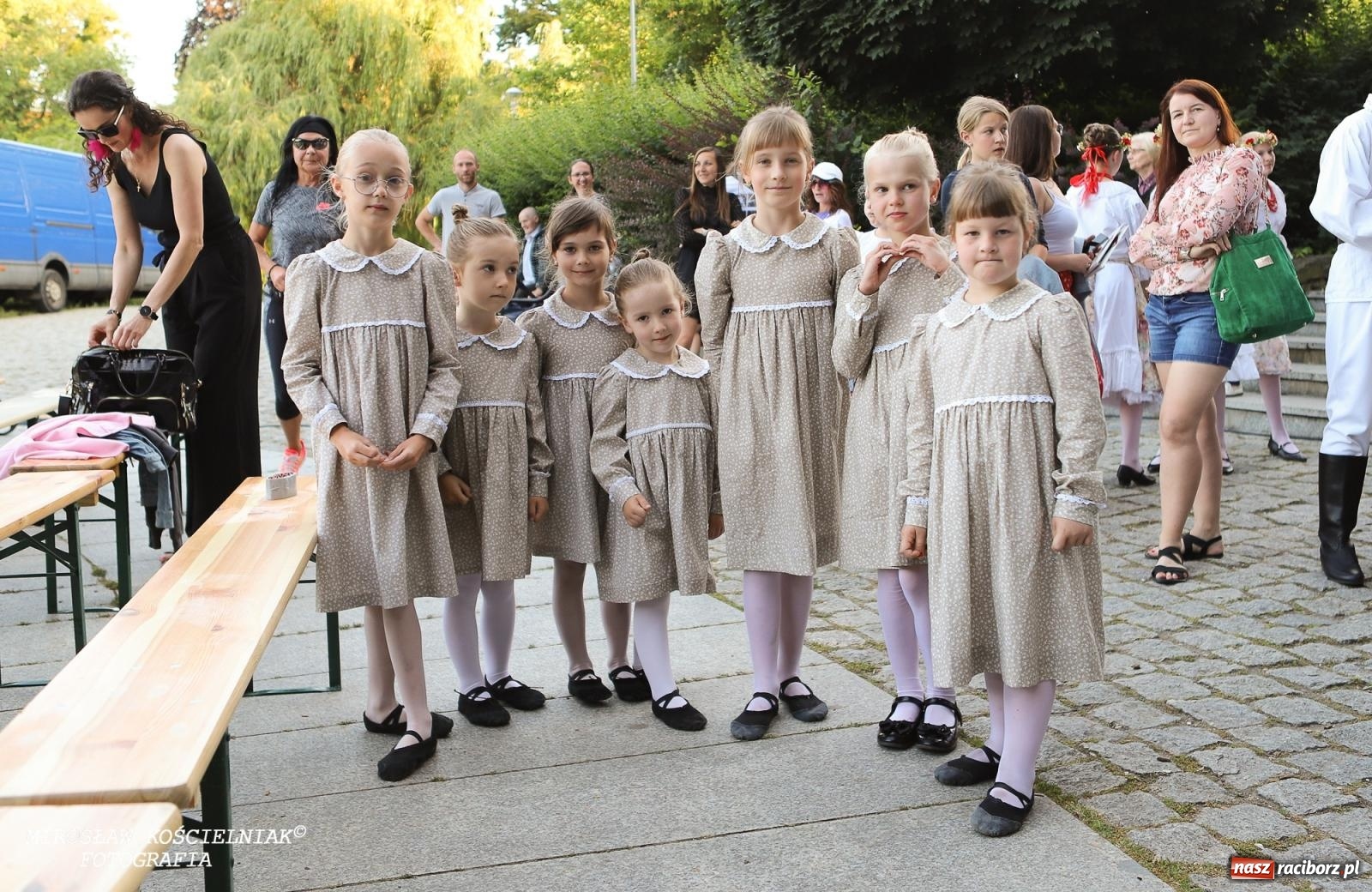 Zdjęcie w galerii na portalu naszraciborz.pl: Noc Świętojańska znów rozświetliła Park Roth - foto na bis! wiadomości z regionu