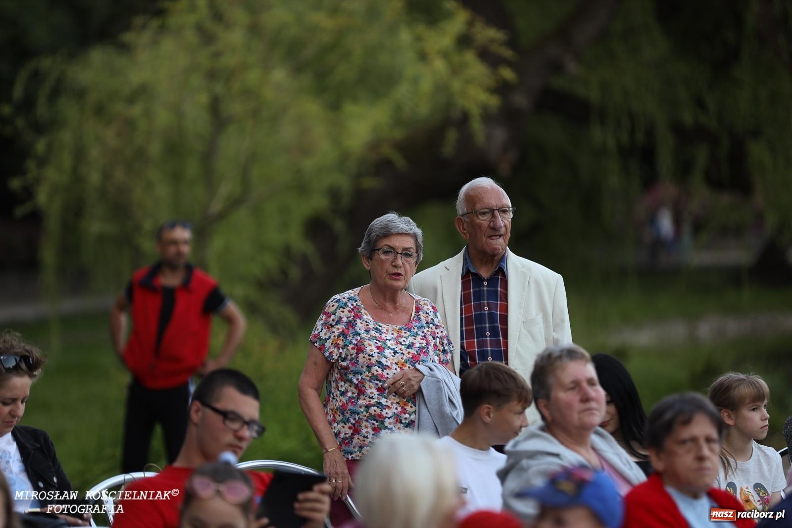 Zdjęcie w galerii na portalu naszraciborz.pl: Noc Świętojańska znów rozświetliła Park Roth - foto na bis! wiadomości z regionu