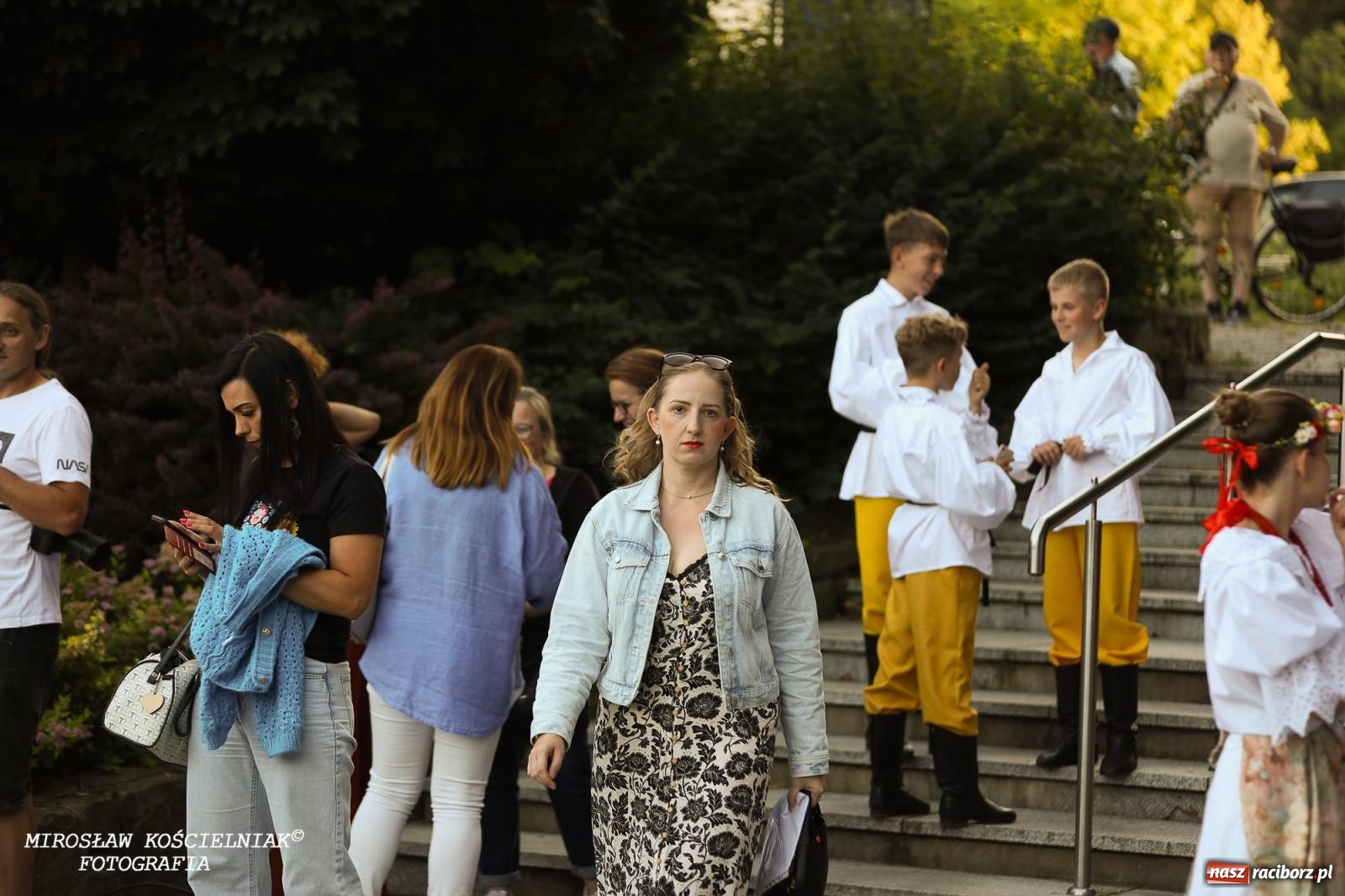 Zdjęcie w galerii na portalu naszraciborz.pl: Noc Świętojańska znów rozświetliła Park Roth - foto na bis! wiadomości z regionu