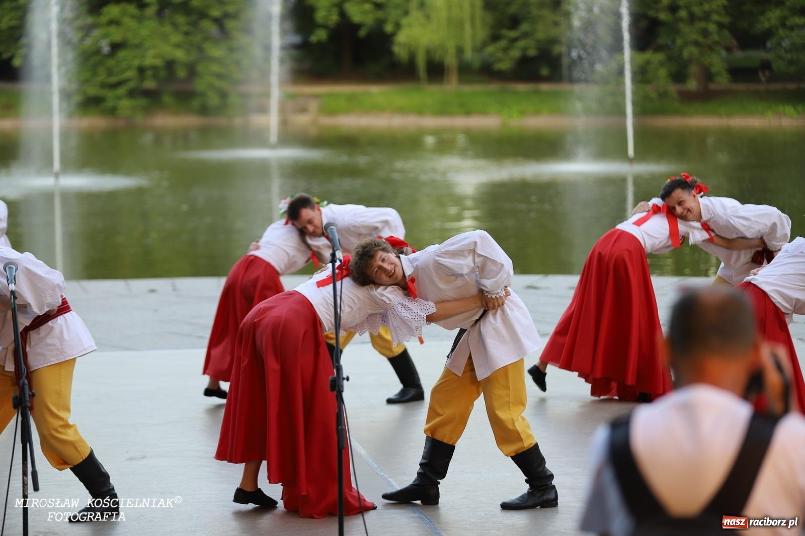 Zdjęcie w galerii na portalu naszraciborz.pl: Noc Świętojańska znów rozświetliła Park Roth - foto na bis! wiadomości z regionu