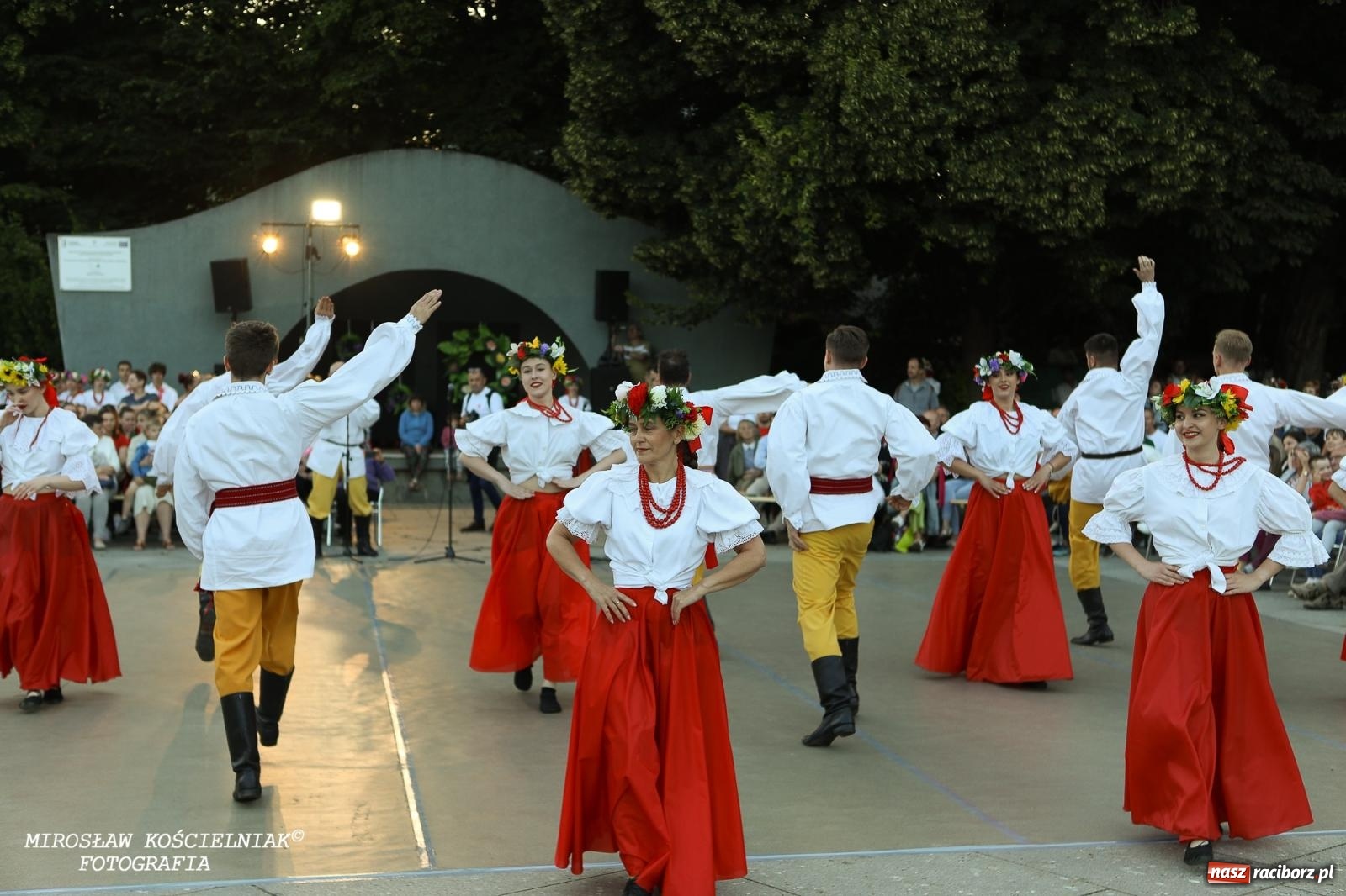 Zdjęcie w galerii na portalu naszraciborz.pl: Noc Świętojańska znów rozświetliła Park Roth - foto na bis! wiadomości z regionu