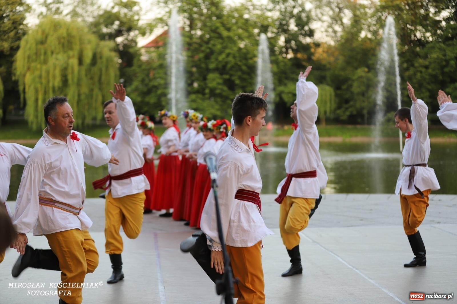 Zdjęcie w galerii na portalu naszraciborz.pl: Noc Świętojańska znów rozświetliła Park Roth - foto na bis! wiadomości z regionu