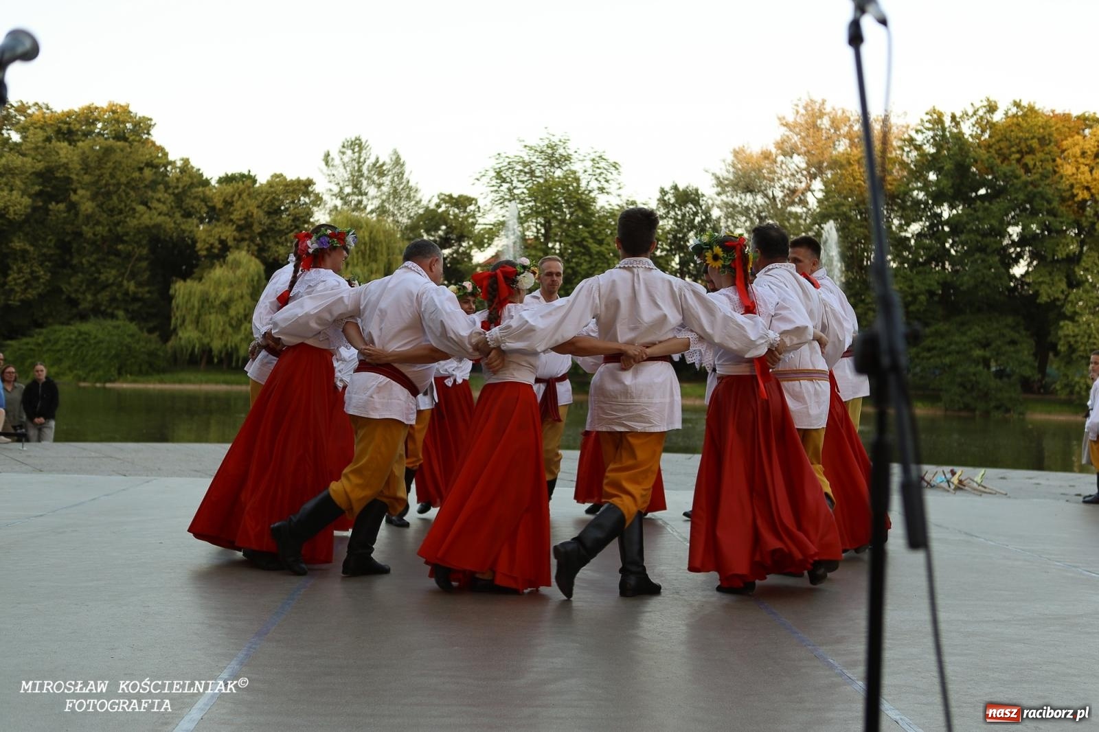 Zdjęcie w galerii na portalu naszraciborz.pl: Noc Świętojańska znów rozświetliła Park Roth - foto na bis! wiadomości z regionu