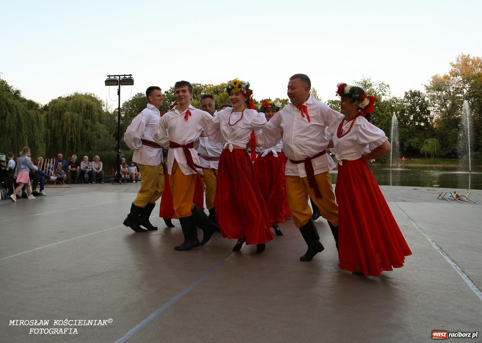 Zdjęcie w galerii na portalu naszraciborz.pl: Noc Świętojańska znów rozświetliła Park Roth - foto na bis! wiadomości z regionu