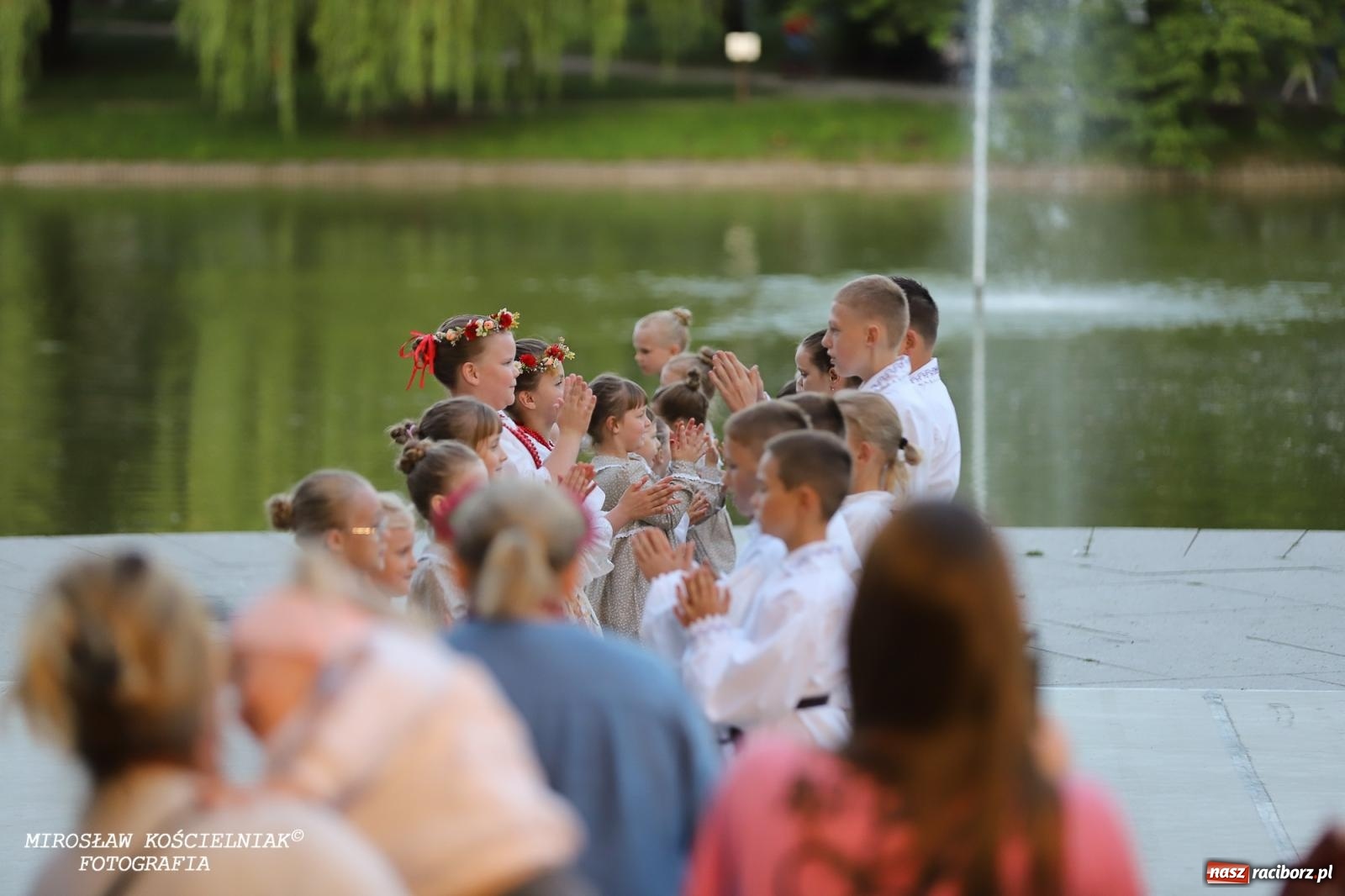 Zdjęcie w galerii na portalu naszraciborz.pl: Noc Świętojańska znów rozświetliła Park Roth - foto na bis! wiadomości z regionu